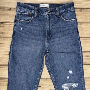 ABERCROMBIE & FITCH The Mom High Rise Jeans Size 26/2s Blue Distressed Denim
